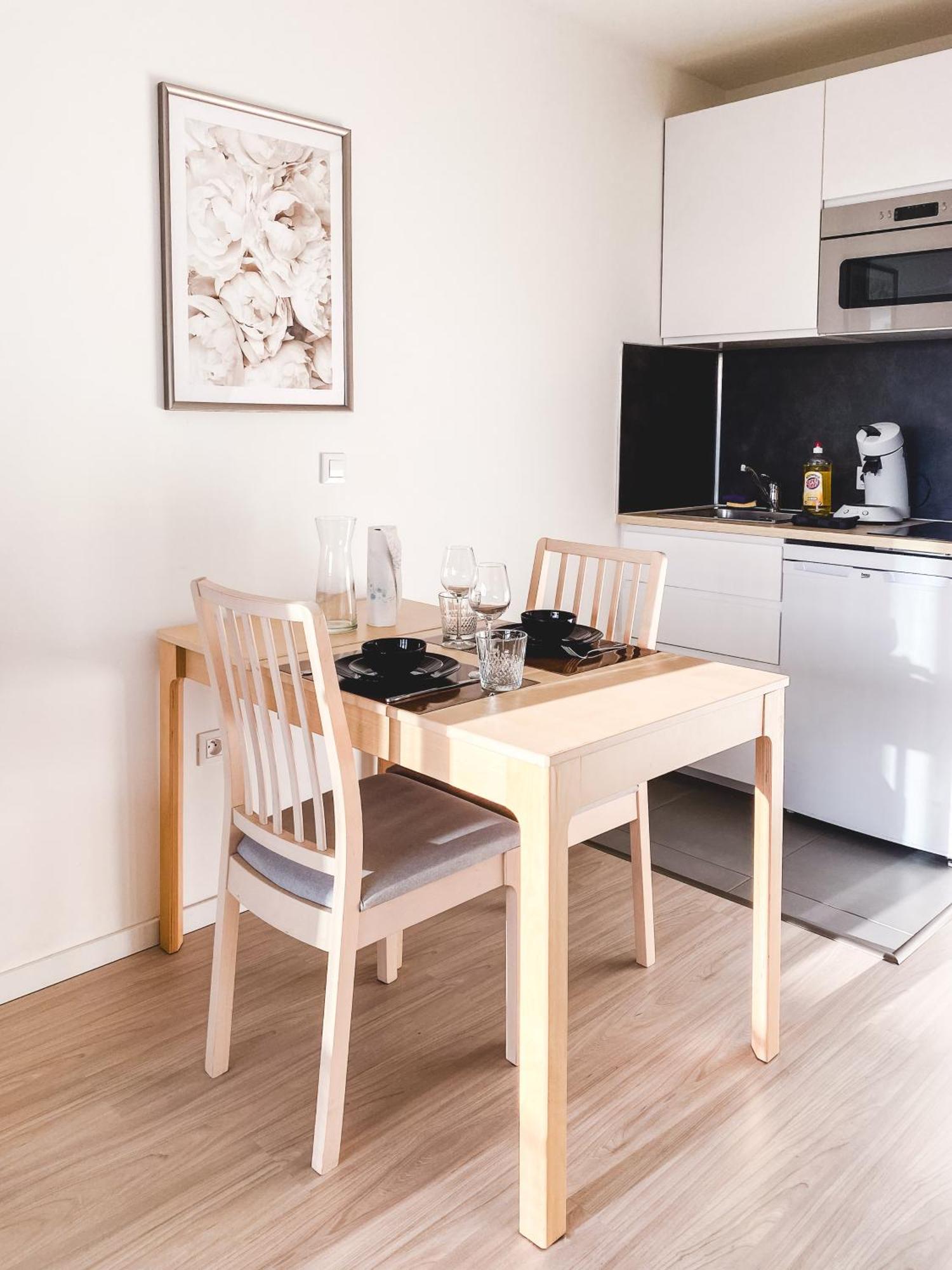 Le Hesingue- Near Airport, Swiss & German Board Apartment *